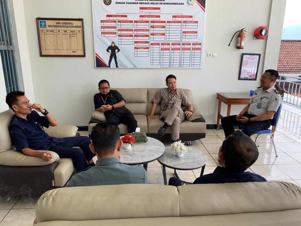 Hakim Pengawas dan Pengamat (WASMAT) bersama Tim melakukan Pengawasan dan Pengamatan di Rumah Tahanan Banjarnegara Kelas IIB